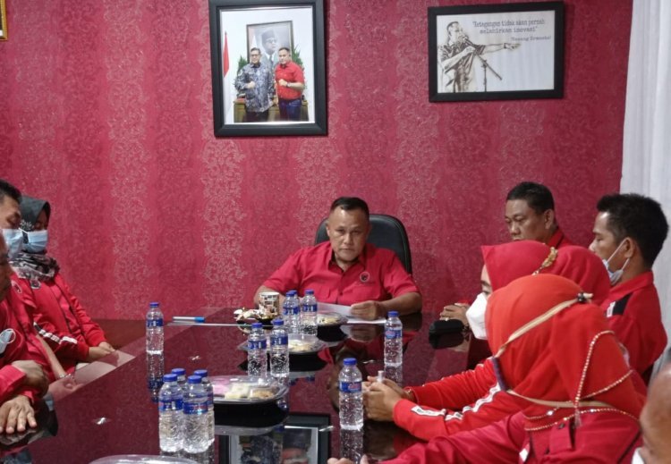 Ketua DPC Pimpin Rapat Rutin DPC PDI Perjuangan Lampung Selatan