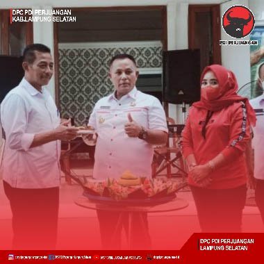 Bupati Sekaligus Ketua DPC PDI Perjuangan Lampung Selatan H. Nanang Ermanto Meresmikan Pasar Jatimulyo Dengan Memanfaatkan Potensi Desa Yang Ada