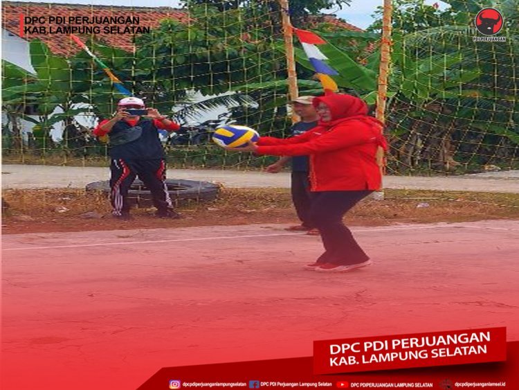 Kader Srikandi Natar Elis Wahyuni Gelar Turnamen voli Antar Dusun 