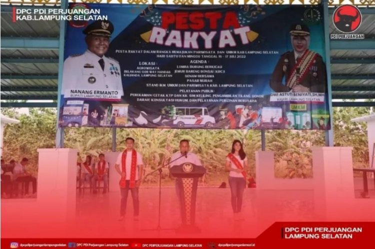 Keliling Lapak Bazar UMKM dan Pameran Bonsai, Bupati Lampung Selatan H. Nanang Ermanto Komitmen Dukung Pemulihan Ekonomi di Lampung Selatan.